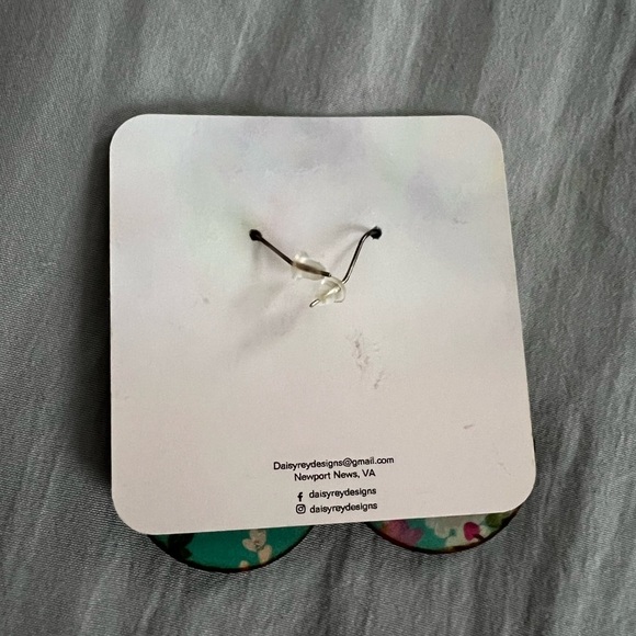 New Daisy Rey Designs Wood Earrings - Picture 3 of 3